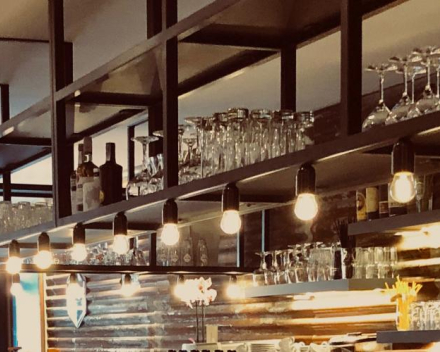 Inrichting Tapasbar SAAZ te Kortrijk