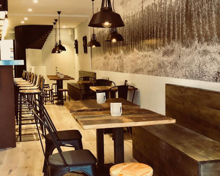 Inrichting Tapasbar SAAZ te Kortrijk