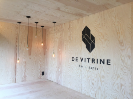 Afwerking van de 'Vitrine'