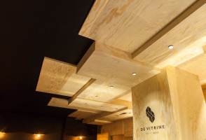 Afwerking van de 'Vitrine'