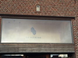 Afwerking van de 'Vitrine'